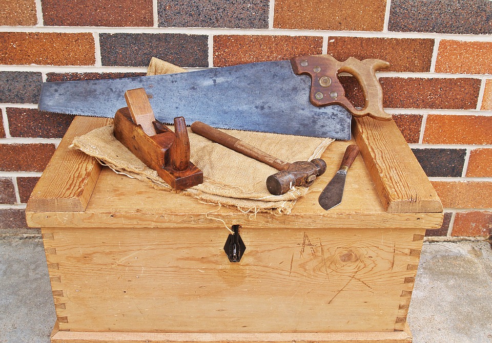 carpenters-toolbox-1466467_960_720